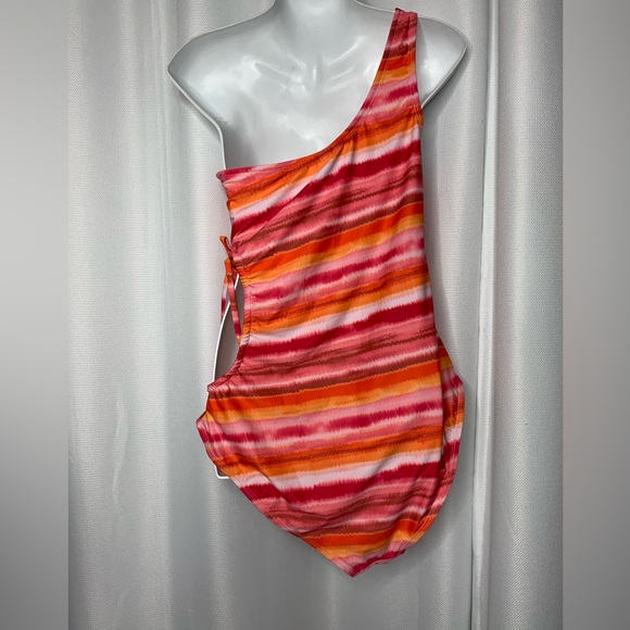 NWT Joe Fresh Cold Shoulder Swimsuit with cutout - Picture 3 of 13